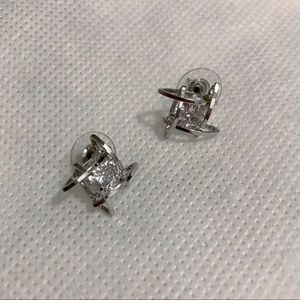 Akira Stud Earrings